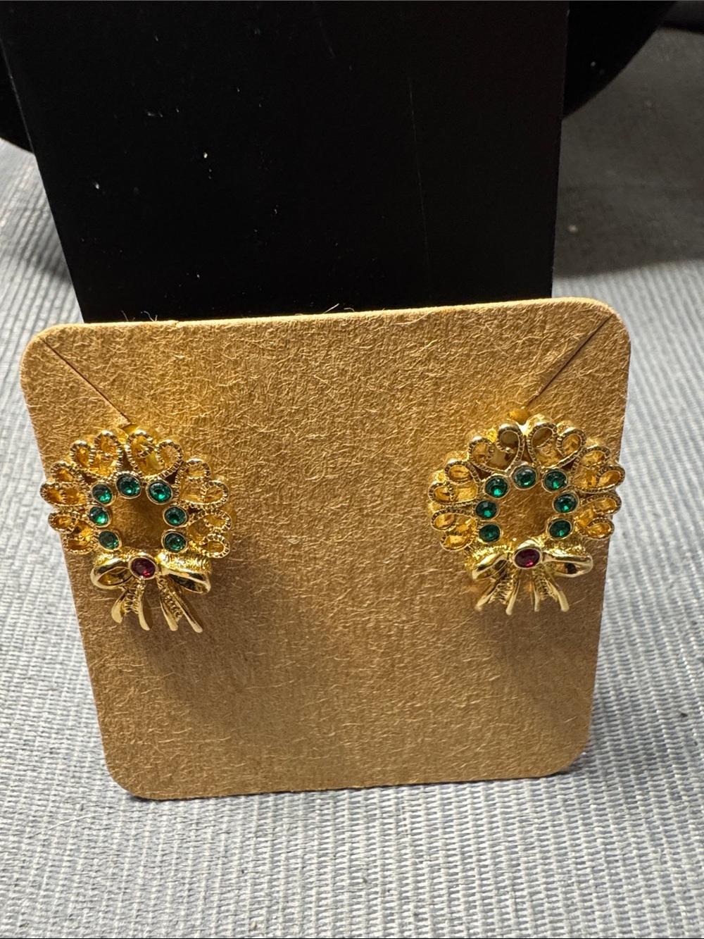 Source Unknown Gold Tone Wreath Stud Earrings with Green and Red Accents